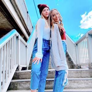 Meet your Posher, Caroline